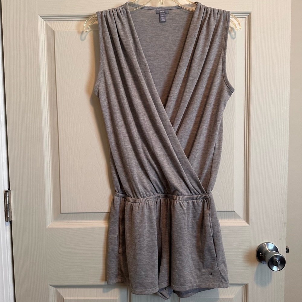 Aerie Small Gray Sleeveless Wrap Short Romper with Pockets